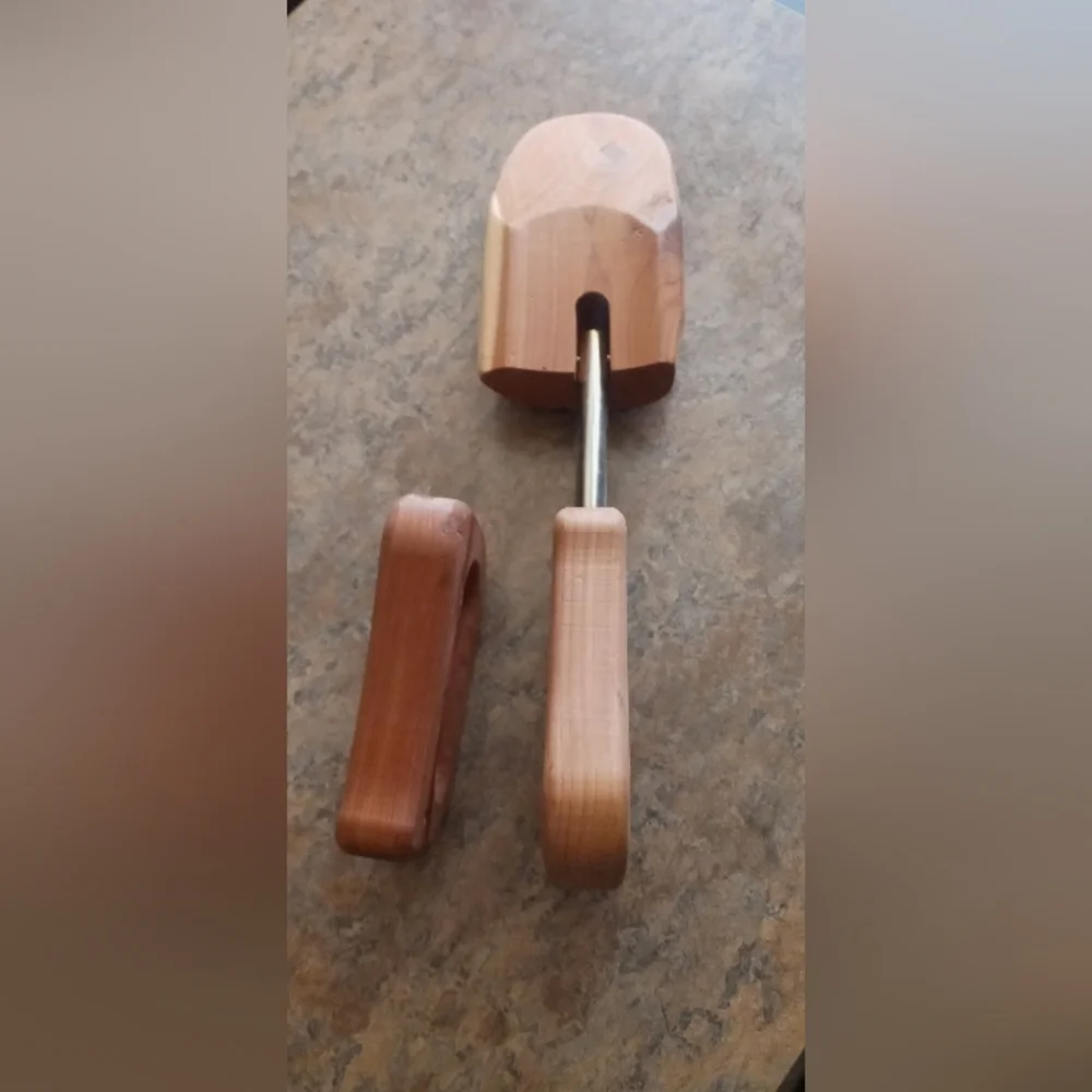 Cedar Wood Shoe Trees - Natural Cedar Finish